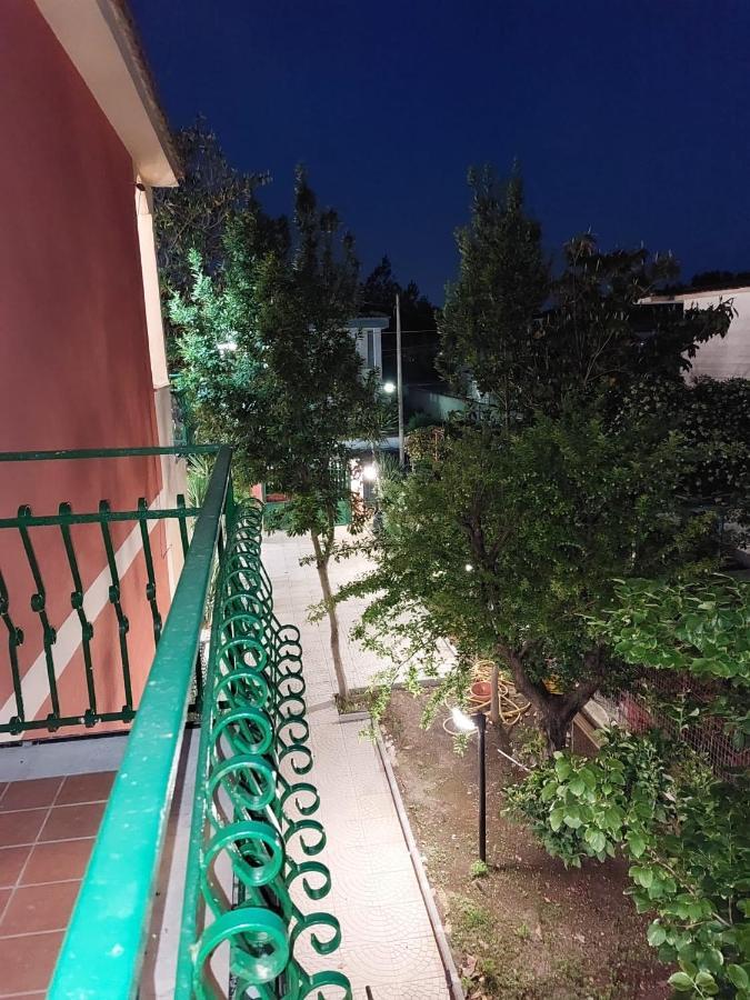 Esther Guest House Castel Volturno Exterior foto