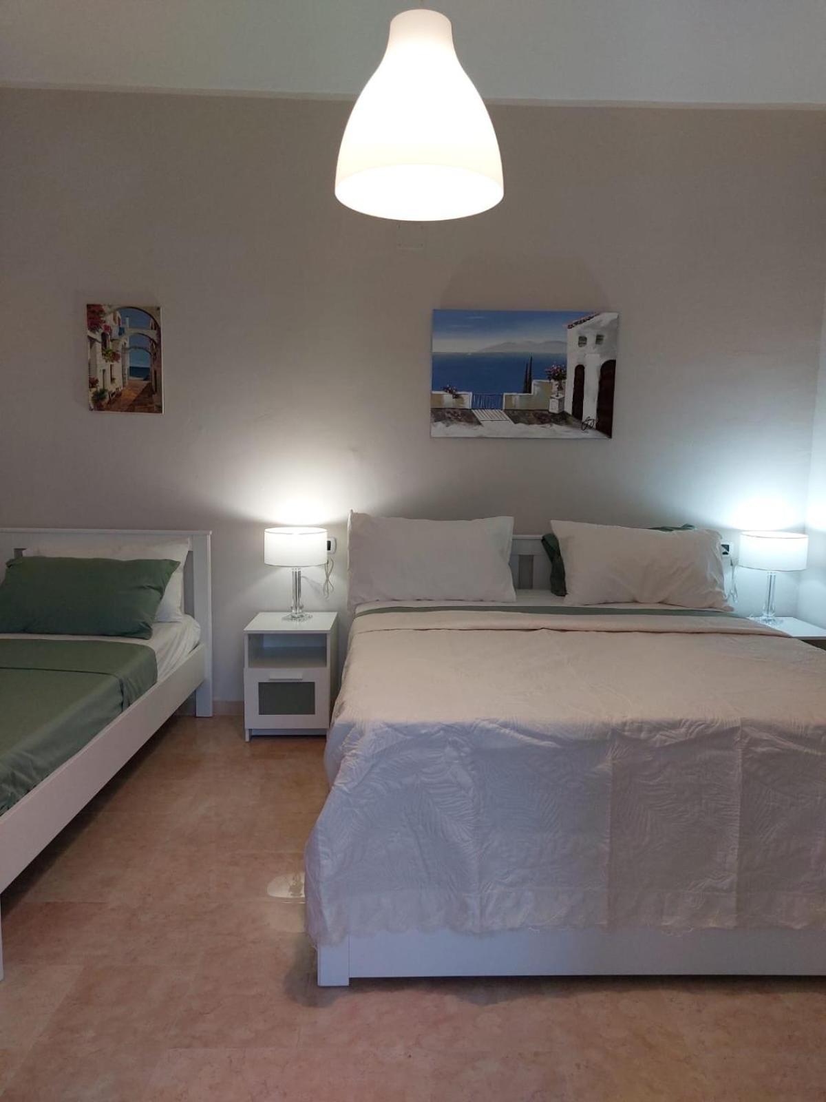 Esther Guest House Castel Volturno Exterior foto